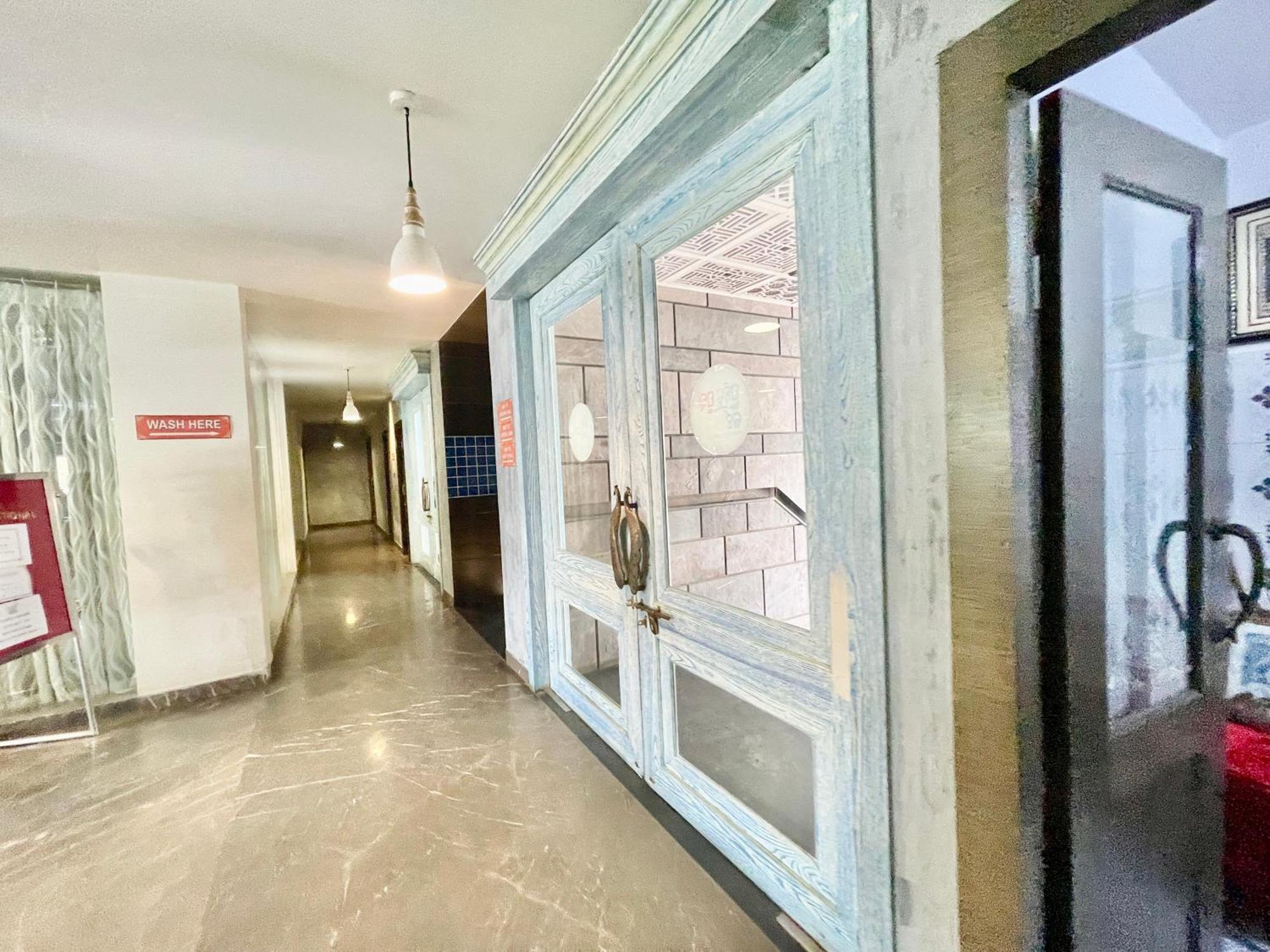 Hotel V-I Near Sea , Puri Private-Park -Gym-Spa Fully-Airconditioned-Hotel Lift-And-Parking-Facilities Breakfast-Included Exterior foto