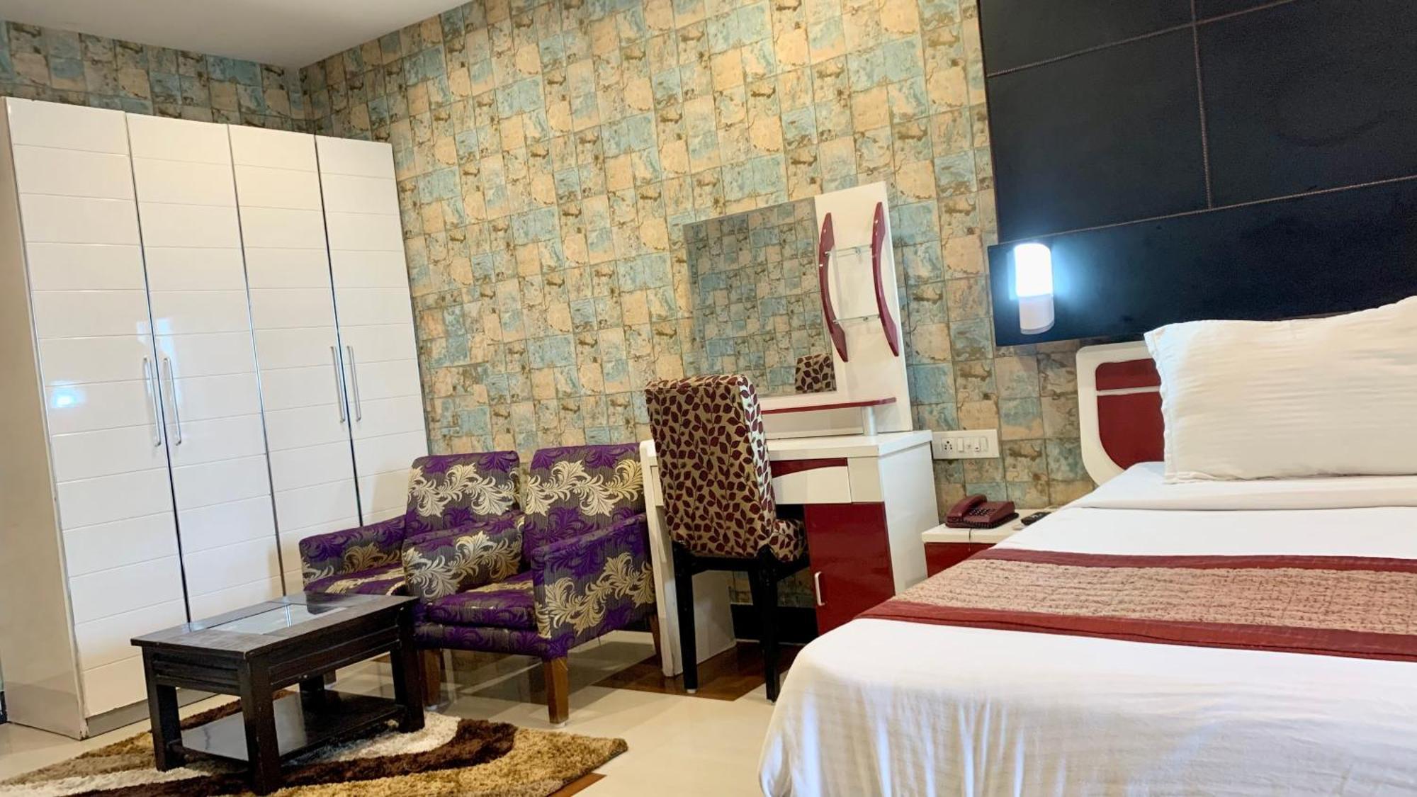 Hotel V-I Near Sea , Puri Private-Park -Gym-Spa Fully-Airconditioned-Hotel Lift-And-Parking-Facilities Breakfast-Included Exterior foto